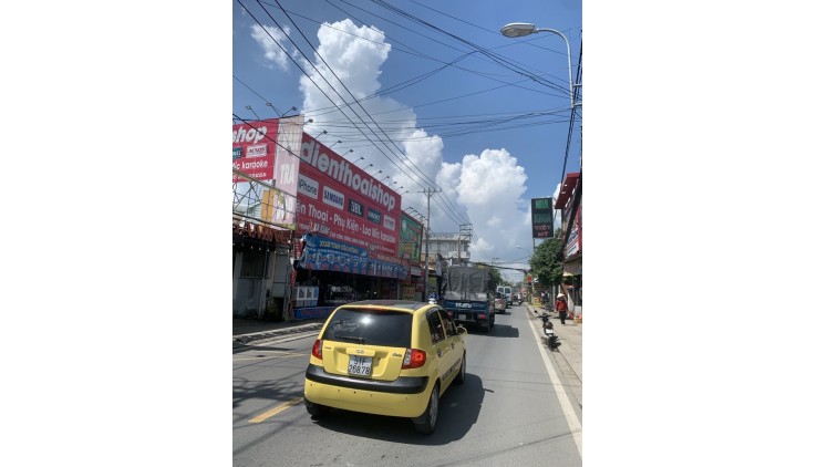 NHÀ MẶT TIỀN BÙI CÔNG TRỪNG HOC MÔN